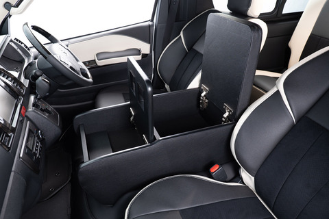 200系ハイエースS-GL用センターコンソール　T.W.G　装着イメージ