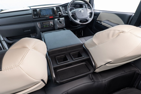 200系ハイエースS-GL用センターコンソール　T.W.G　装着イメージ