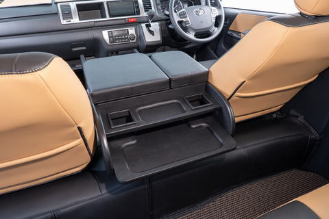 200系ハイエース ワゴンGL グランドキャビン用センターコンソール T.W.G　装着イメージ