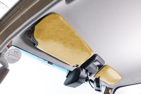 ランドクルーザー７０再再販モデルサンバイザーカバーアンティーククリームイエロー装着イメージ