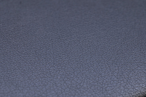 T.W.G シリーズに使用しているブラックレザーはグレイスオリジナル