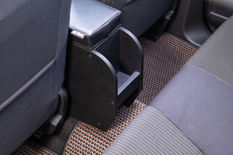 【ジムニーJB64/JB74/ノマド専用】センターコンソール Ver.1 T .W.G　装着イメージ　後部座先側