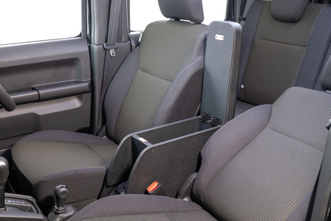 【ジムニーJB64/JB74/ノマド専用】センターコンソール Ver.1 プライム バニラ　装着イメージ