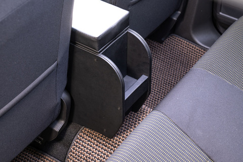 【ジムニーJB64/JB74/ノマド専用】センターコンソール Ver.1 プライム バニラ　装着イメージ