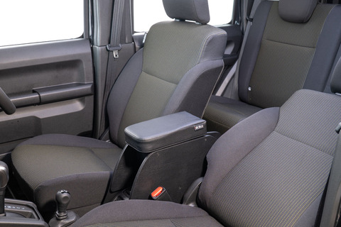 【ジムニーJB64/JB74専用】センターコンソール Ver.2 T .W.G＜ドリンクホルダー付き＞　装着イメージ