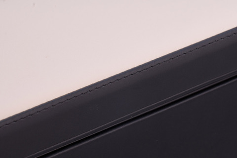 高級感のあるレザー仕様