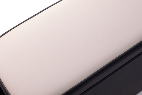 高級感のあるレザー仕様