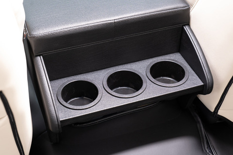 200系ハイエース標準S-GLナロー用シンプルセンターコンソール　装着イメージ