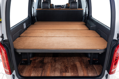 200系ハイエース標準 S-GLベッドキット アンティークコーデュロイ
コーデュロイキャメル×ヴィンテージブラック