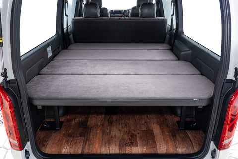 200系ハイエース標準 S-GLベッドキット アンティークコーデュロイ
コーデュロイグレー×ヴィンテージブラック