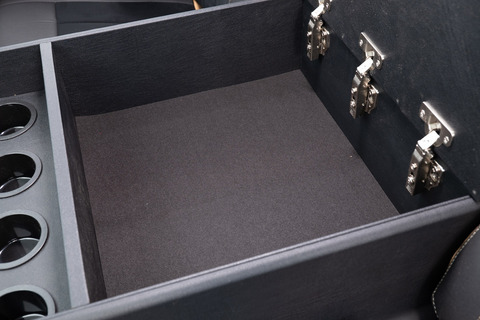 200系ハイエースワゴンGL グランドキャビン用シンプルセンターコンソール　装着イメージ