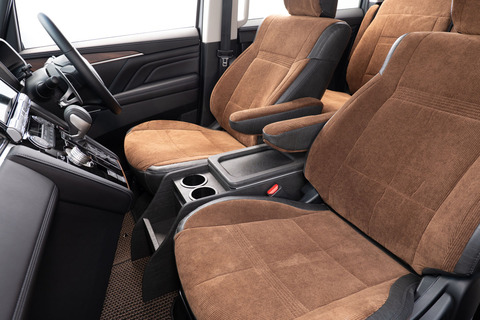 【デリカD5専用】センターコンソール アンティーク　ヴィンテージブラック　装着イメージ