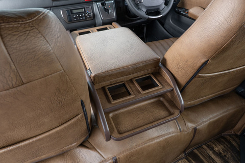 200系ハイエース標準 S-GLナロー用センターコンソール アンティーク　ヴィンテージモカカラー　装着イメージ