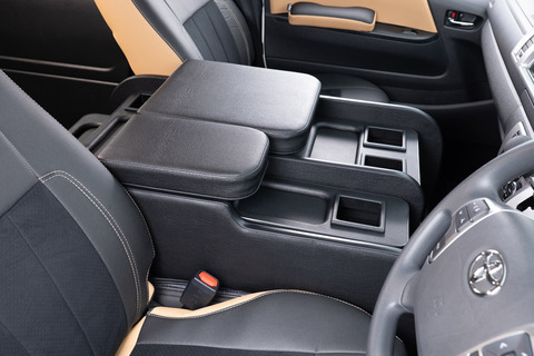 200系ハイエース ワゴンGL グランドキャビン用センターコンソール T.W.G　装着イメージ