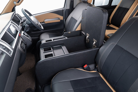 200系ハイエース ワゴンGL グランドキャビン用センターコンソール T.W.G　装着イメージ