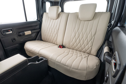 ジムニーノマド シートカバー  プライム　バニラカラー　装着イメージ