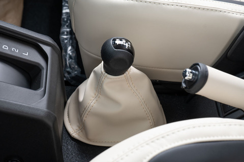 【ジムニーJB64/JB74/ノマド専用】 ブーツカバーセット(AT車専用) プライム