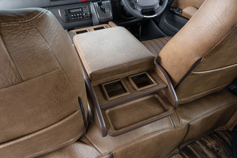 200系ハイエース標準 S-GLナロー用センターコンソール アンティーク　ヴィンテージモカカラー　装着イメージ