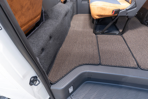 200ハイエースワイド 装着