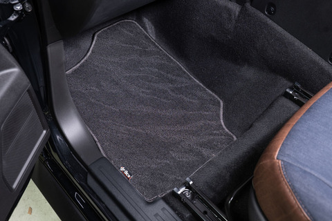 【ジムニーノマド専用】フロアマット プレミアムセット １台分　助手席装着イメージ ウェーブブラック