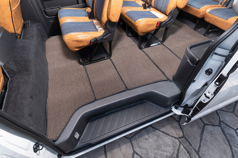 200ハイエースワイド 装着