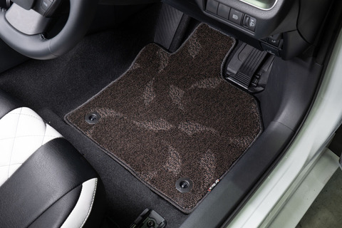 【60プリウス専用】フロアマット プレミアムセット １台分　運転席装着イメージ ウェーブブラウン