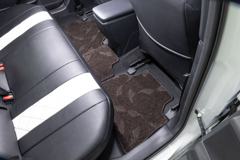 【60プリウス専用】フロアマット プレミアムセット １台分　後部座席装着イメージ ウェーブブラウン