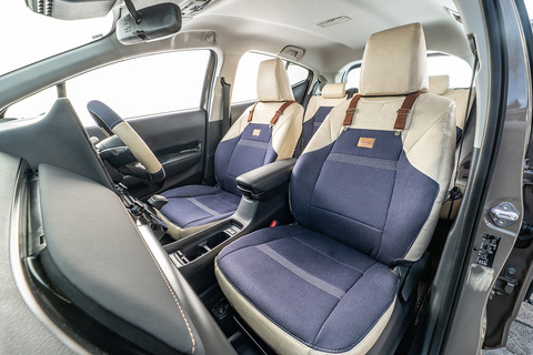 カントリーデニムインディゴ×アイボリー×ベルトブラウン
アクア着用イメージ