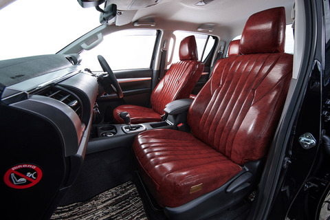 125ハイラックス シートカバー  アンティーク　ボルドー