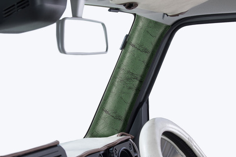 ピラーパネル　アンティークモスグリーン　　運転席側