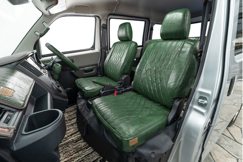 シートカバー  アンティークデザインD ボルドー S700ハイゼットカーゴ装着