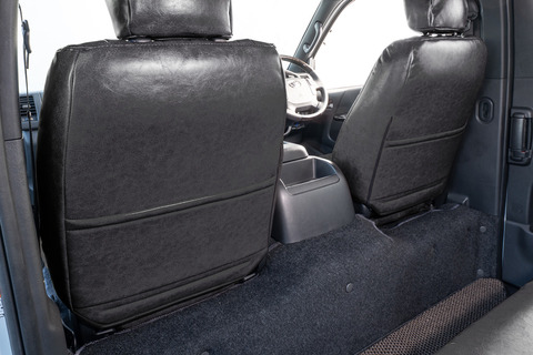 シートカバー クラシックグロッシー ハイエース装着イメージ　グロッシーブラック