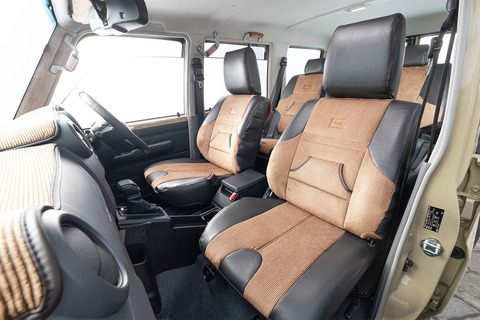 シートカバー カントリー コーデュロイキャメルxヴィンテージブラック ランクル70装着