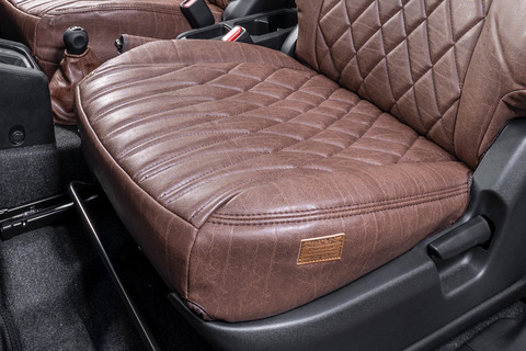 シートカバー  アンティークデザインD　ヴィンテージブラウン　ジムニー装着