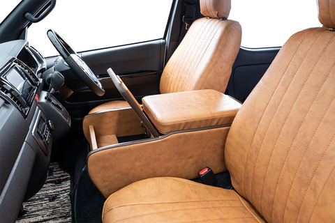 200系ハイエースS-GL用センターコンソール　クラシック　キャメル装着イメージ助手席側