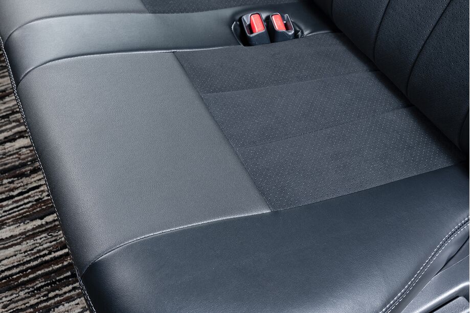 プライムシートカバー  200系ハイエース S-GL フロント3Dバケットタイプ 　リアシート座面まであしらったラムース生地の贅沢な使用
