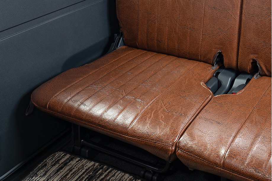 ハイゼットカーゴ デッキバン シートカバー  アンティークデザインSブラウン後部座席座面デザイン詳細
