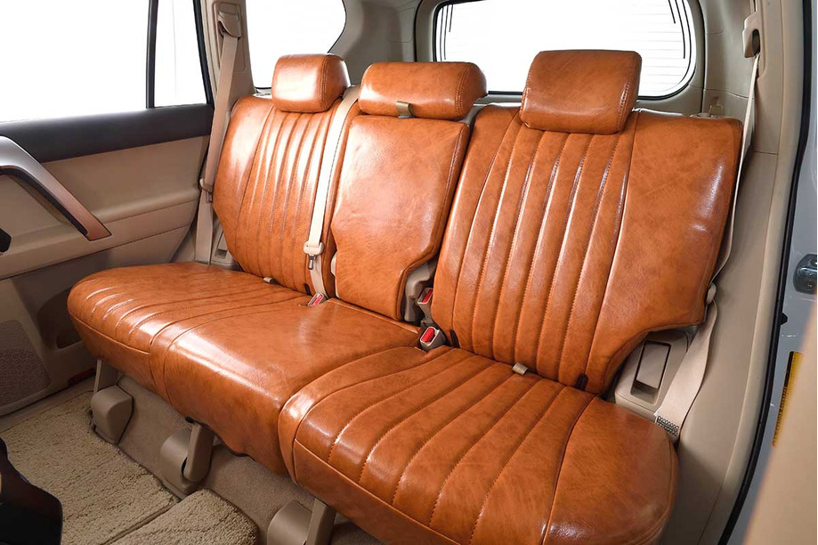 90ヴォクシー シートカバー アンティークデザインS　キャメル　後部座席